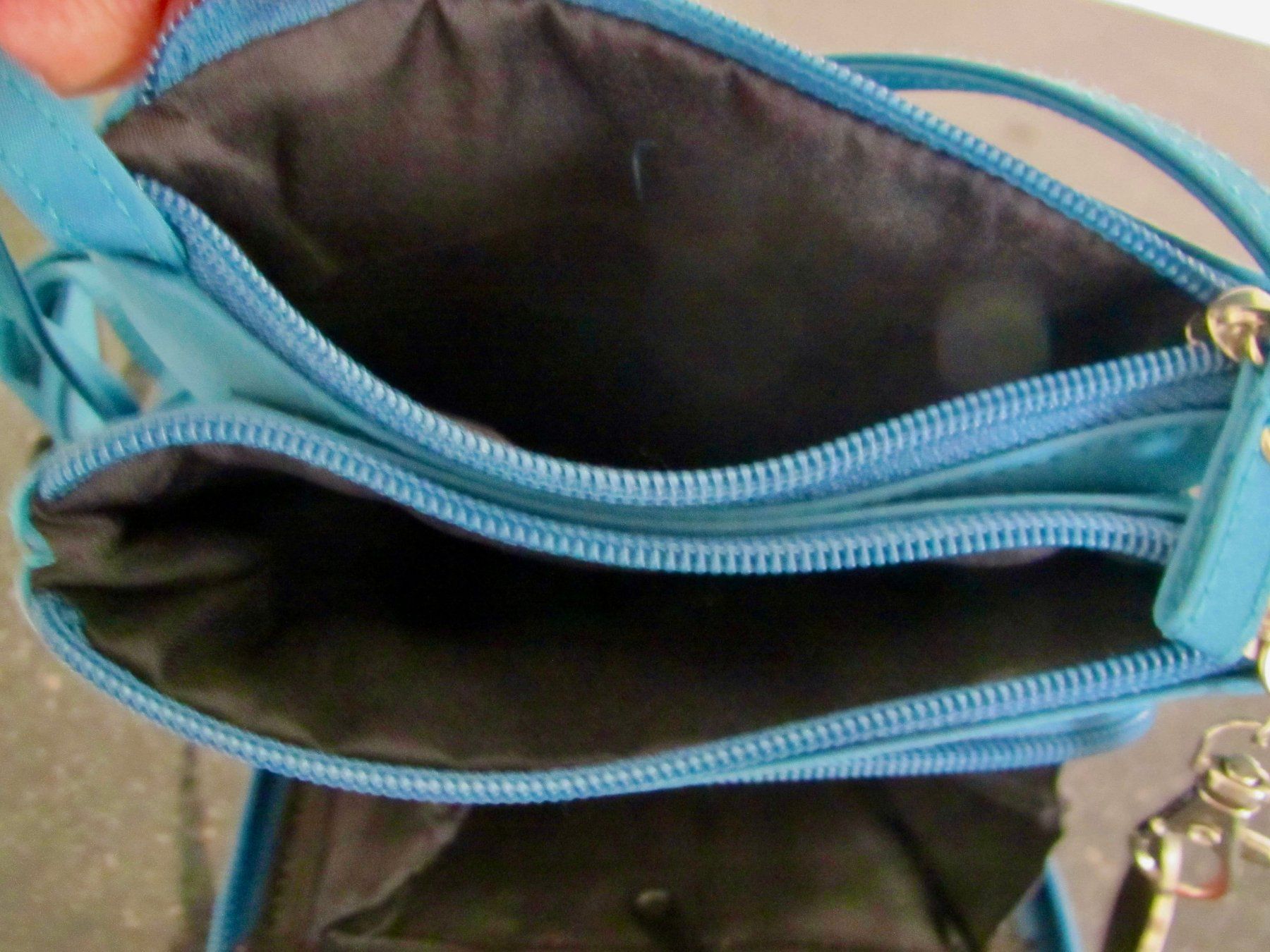 Taschen für Damen: SAC EN BANDOULIERE NYLON VERT – Gebraucht aus Murten von Selliot 3