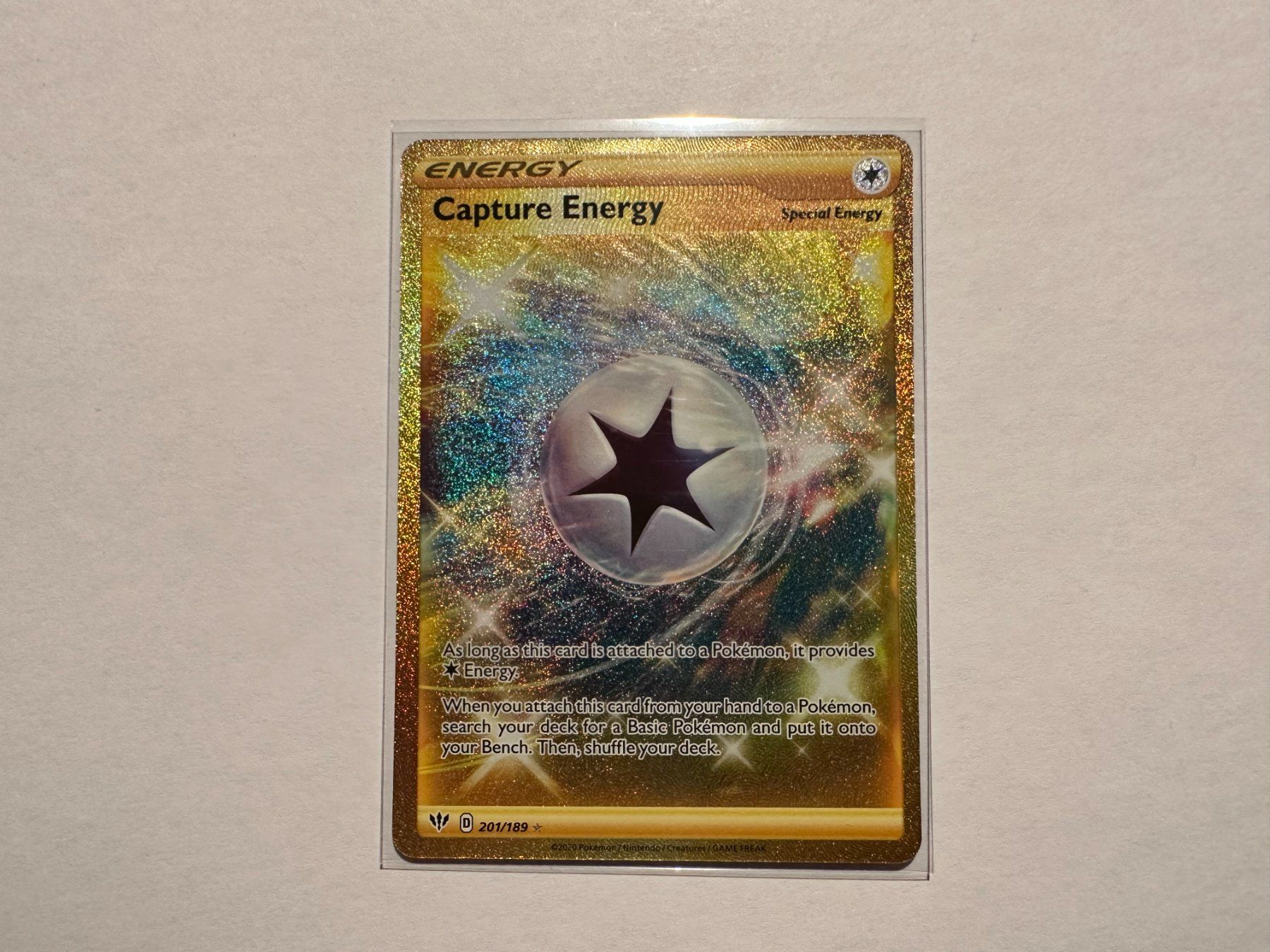 Pokémon Sammelbilder & Trading cards: Goldkarte Capture Energy Darkness Ablaze EN – Gebraucht aus Hagendorn von Pokecollectorch