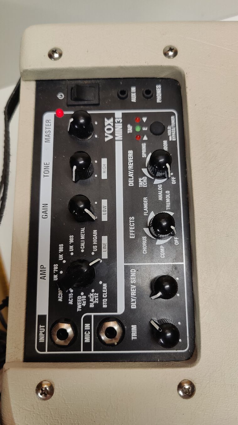 Vox Amplificatori: VOX MINI3 Gitarrenverstärker, mit Kabel oder Batterie (LG) – Usato da Neuenhof venduto da SchnaeppliAllerlei 7