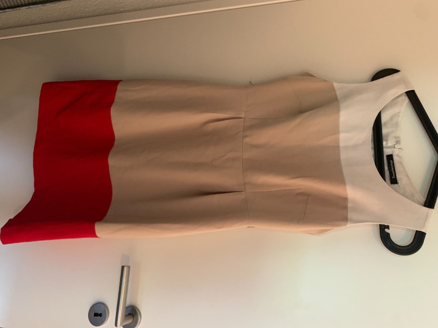 Vestiti: Cream long dress – Nuovo (secondo la descrizione) da Zürich venduto da Alpen209