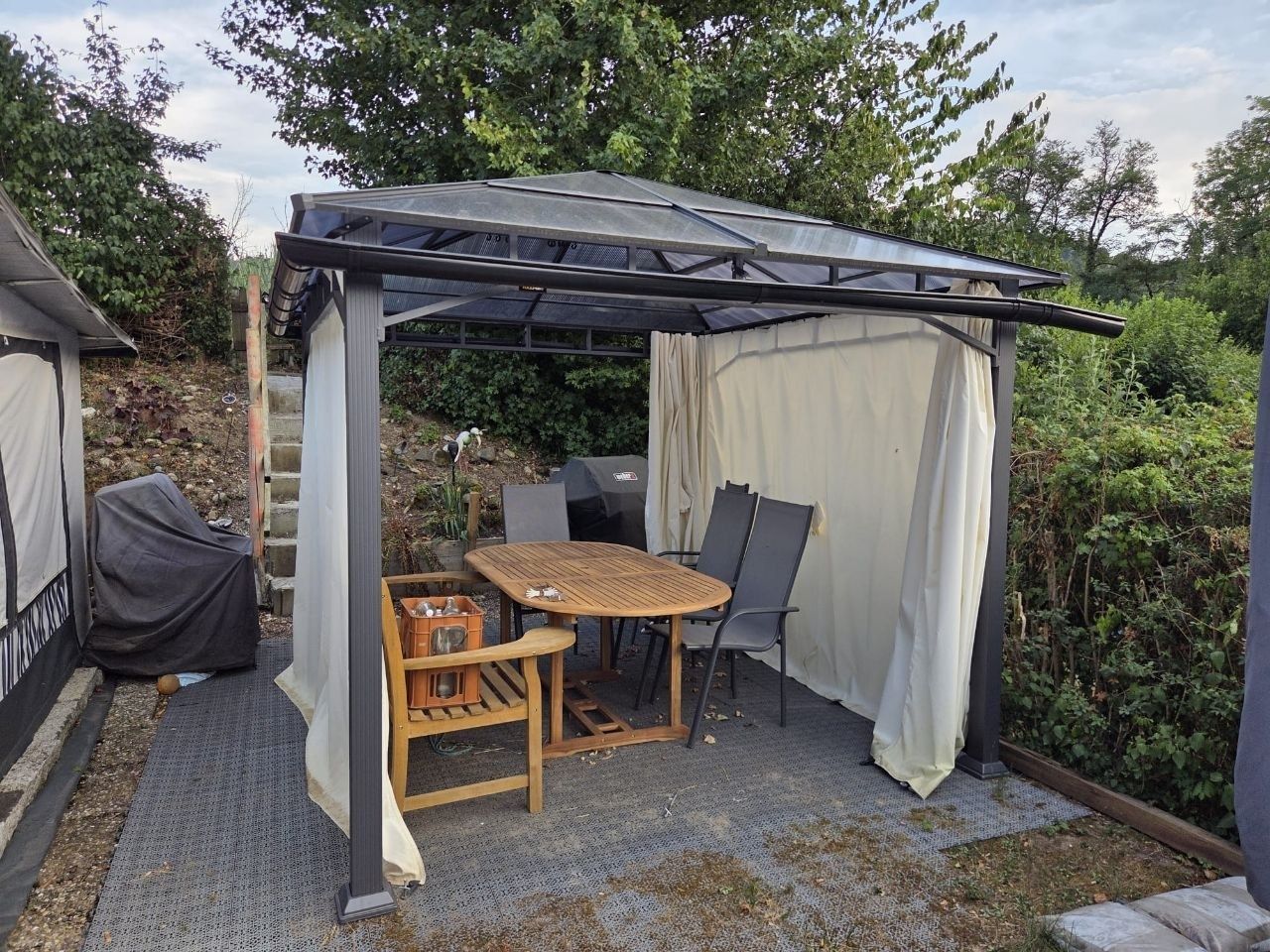Tentes & Pavillons: Pavillon 3x3m mit Dach und Vorhängen – D'occasion à Windlach par lanuj 2
