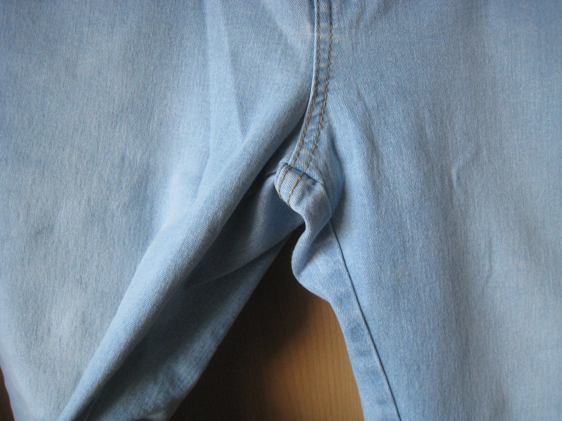 Jeans: esmara JEANS Gr. 40   hellblau strechig – Usato da Dättlikon venduto da Mamakuga 1