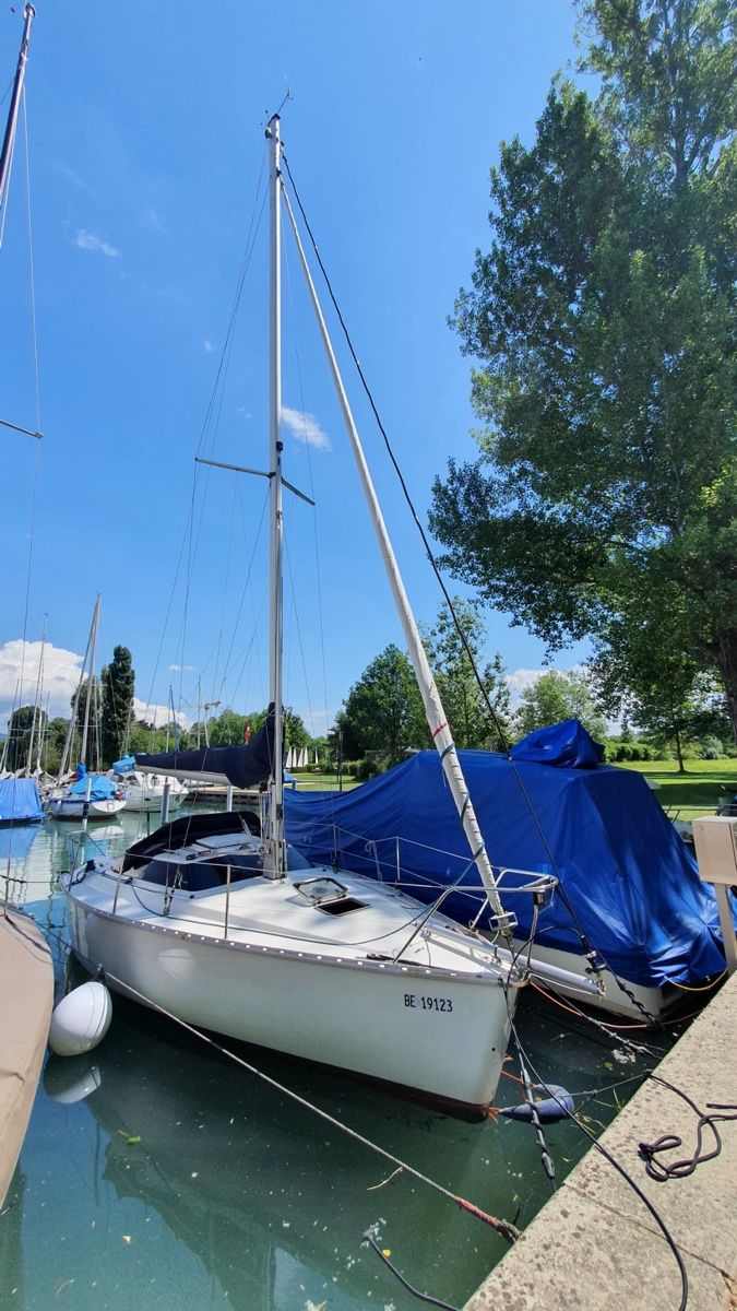 Boote: Segelboot Kelt 29 mit defektem Mast – Defekt aus Solothurn von Eduka72