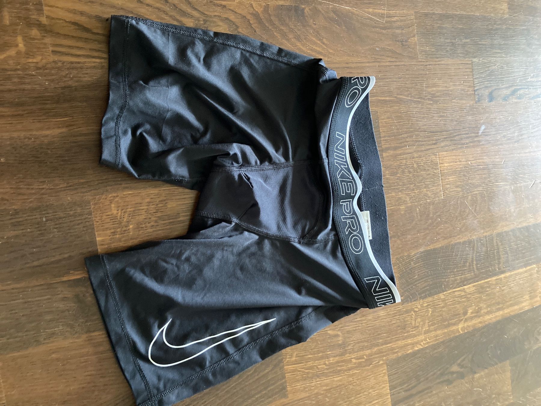 Nike Pantaloni: Nike pro shorts Grösse M – Usato da Zürich venduto da Bopenyang98765