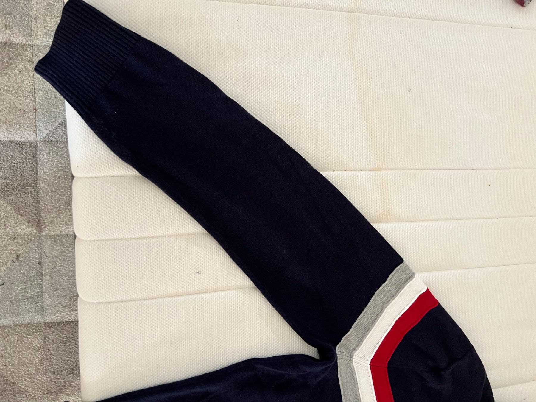 Tommy Hilfiger Maglioni & Felpe: Tommy Hilfiger Sweater - Like New – Nuovo (secondo la descrizione) da Zürich venduto da and_y8dy 6