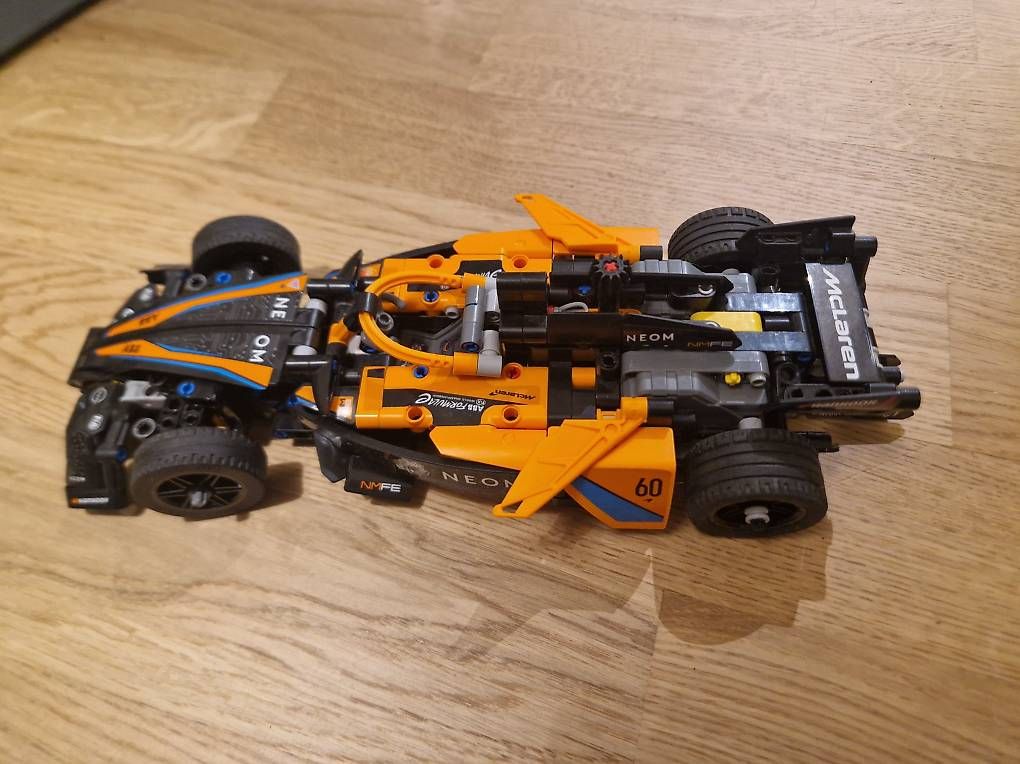 Kit di costruzioni: Lego Technic: NEOM McLaren Formula E Race Car – Usato da Roggwil TG venduto da Okaloosa14 2