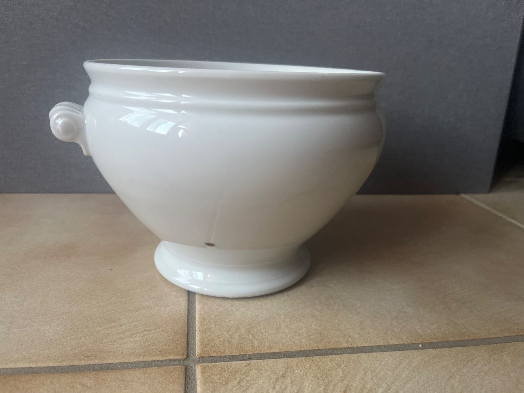Servierplatten: Soupière en porcelaine blanche Langenthal – Gebraucht aus Vernayaz von Darkfrost 1
