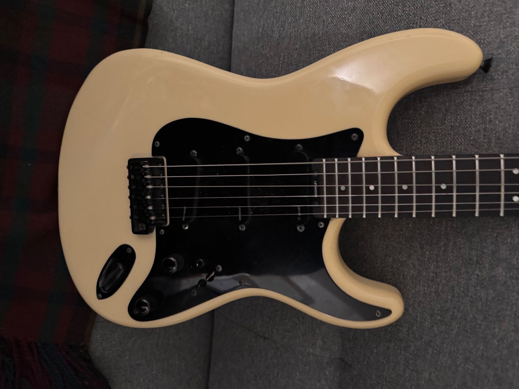 Instruments de musique: Blade R3 – D'occasion à Basel par med_5nb6 2