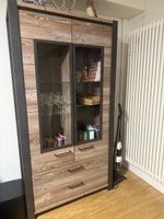 Schöne Vitrine / Wohnzimmerschrank (ohne Inhalt)