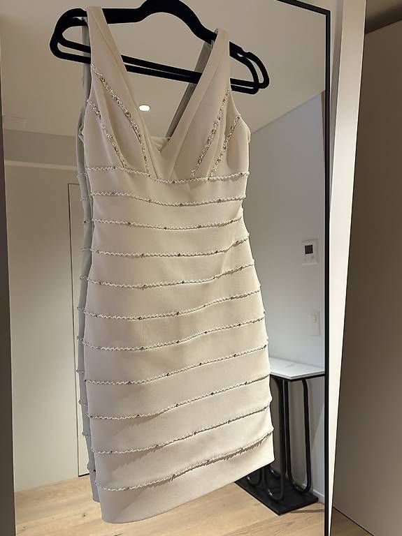 Vestiti: Pronovias Dress – Usato da Herrliberg venduto da jil_y77h