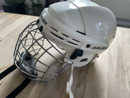 Eishockeyhelm Bauer BHH2100S weiss mit Gitter gebraucht