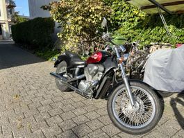 Motorrad Honda Shadow VT 600 C P-V schwarz/rot