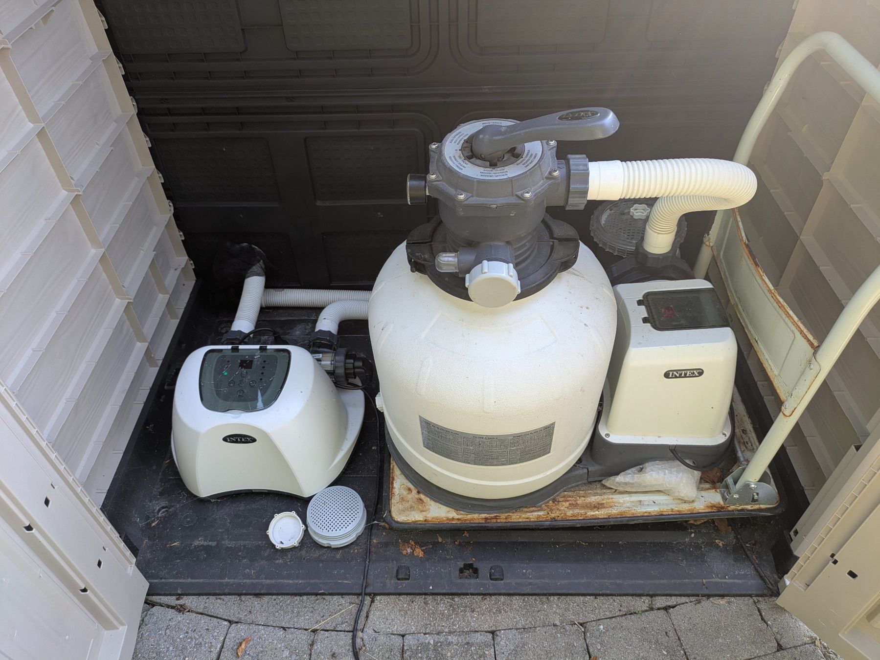 Intex Schwimmbad: Lot piscine intex - robots - pompes – Gebraucht aus Curtilles von vin_p25r 5