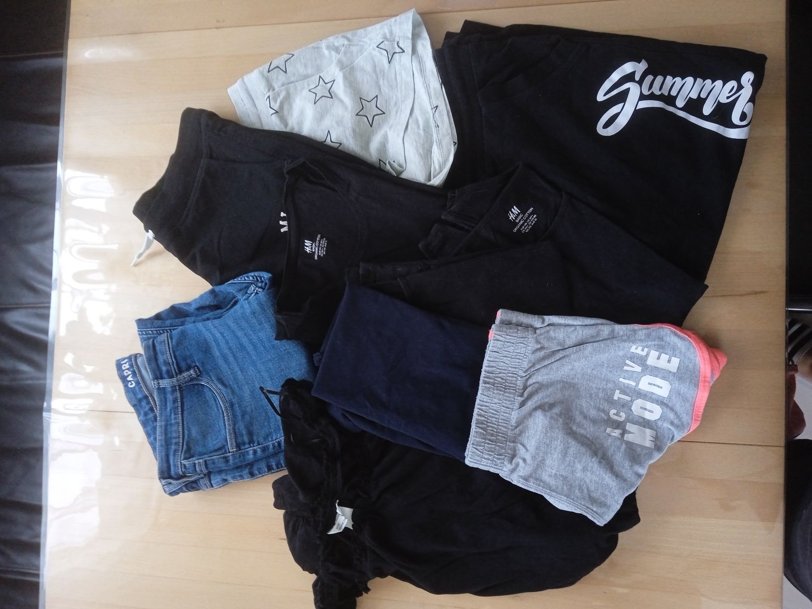 H&M Lotti & Set di vestiti: Kleiderpaket Mädchen – Usato da Bazenheid venduto da Blaubolino
