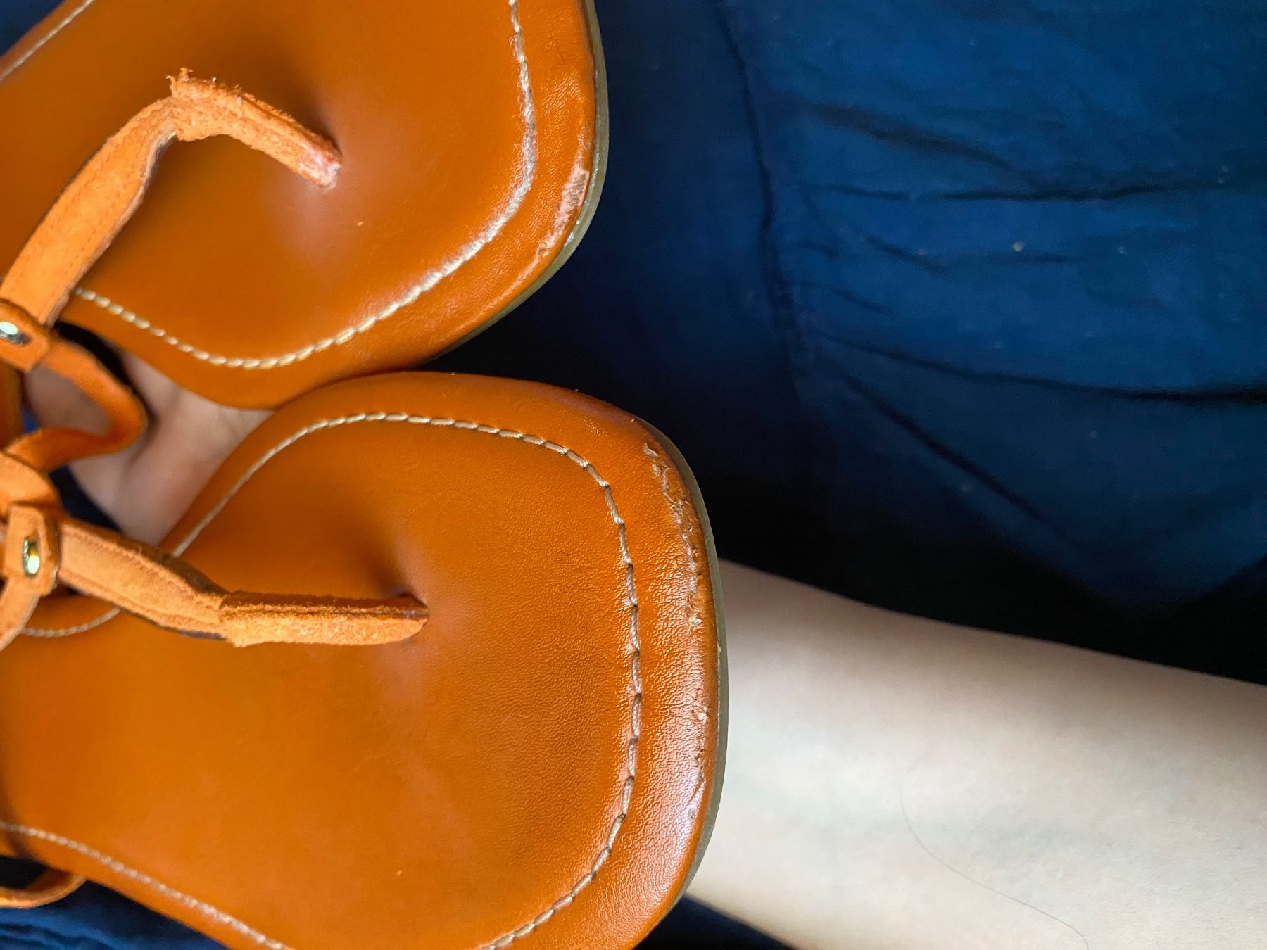 Ugg Scarpe da donna: Sandales UGG orange cuir suédé 42 – Usato da Geneve venduto da Monthoux13 4