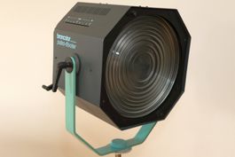 lesen Broncolor Pulso Flooter Fresnel Spot 32.430 & Stativ