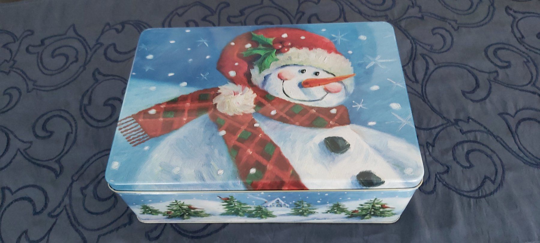 Komplettküchen: Schöne Weihnachts Guetzli-Dose – Gebraucht aus Schwarzenbach SG von mel_s6jj