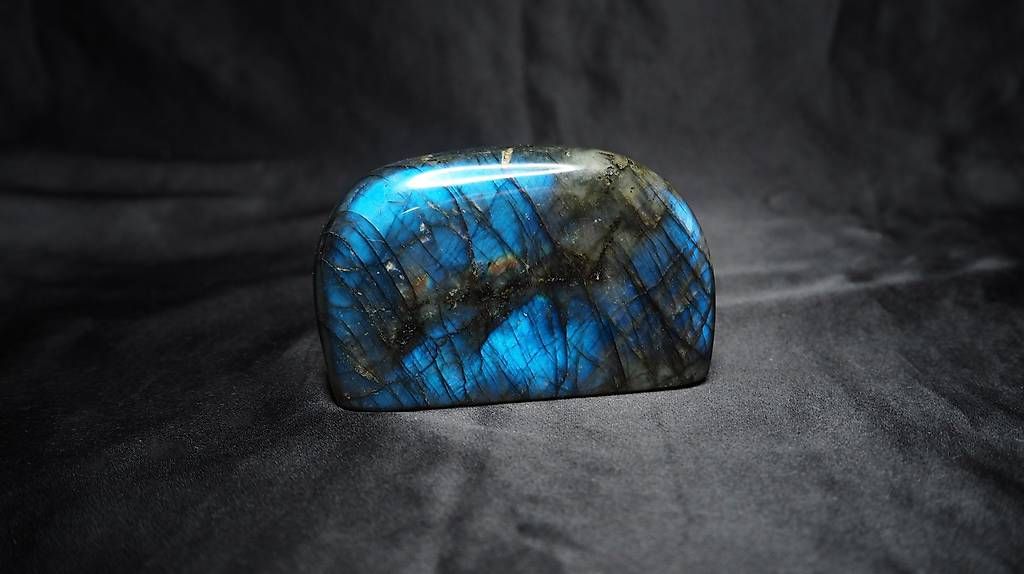 Minerali & Pietre curative: Labradorite en forme libre (387g) – Nuovo e nell'imballaggio originale da Granges-Marnand venduto da MineralEclat 1