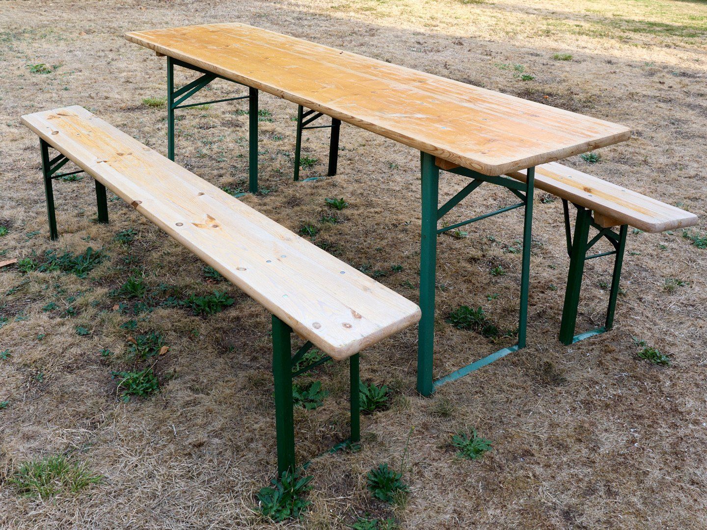 Set di tavolo e panche: Festbankgarnitur – Usato da Lenzburg venduto da mugen01 1