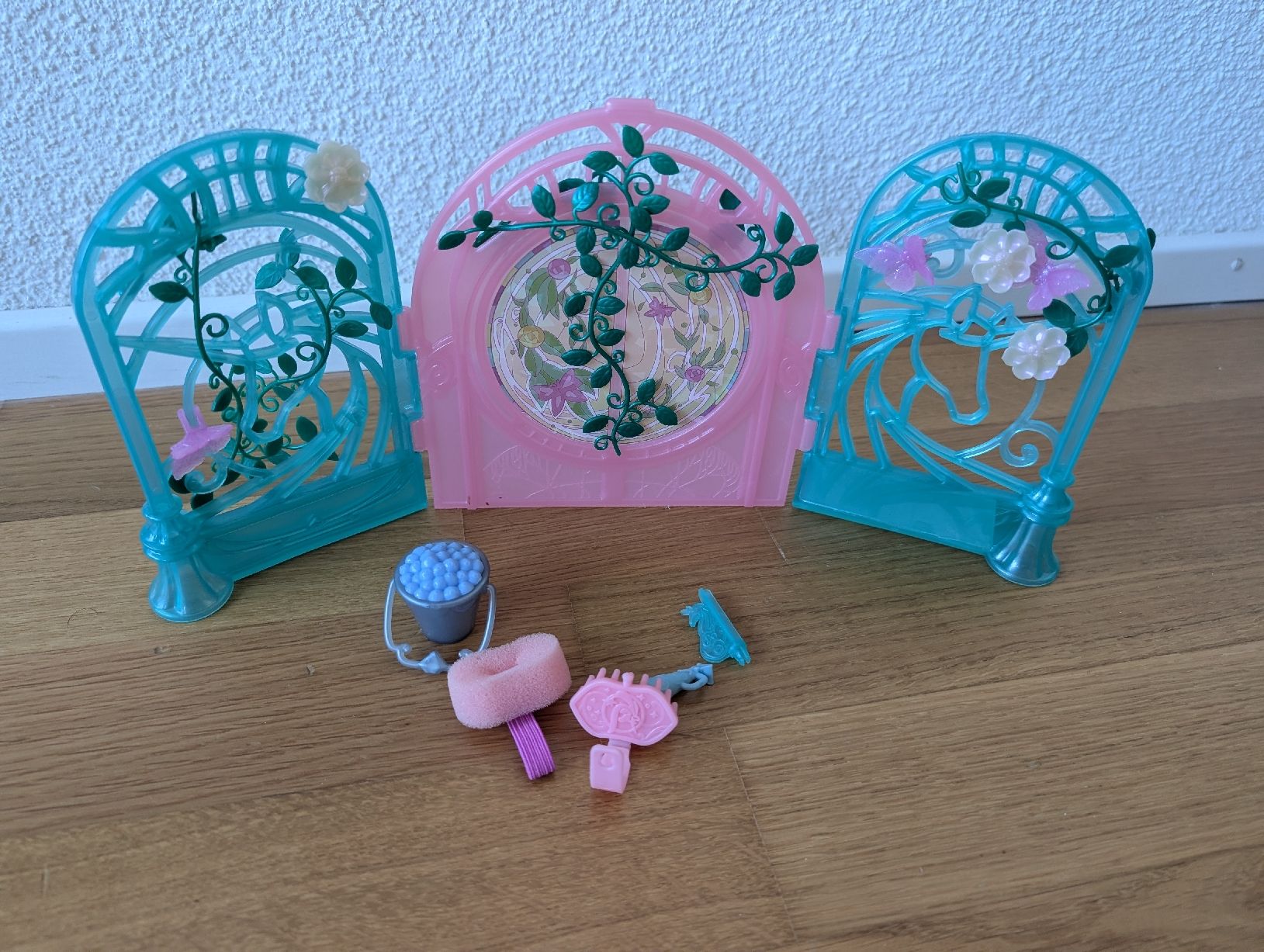 Spielzeuge: Unicorn Academy Ava, Leaf und Stall – Gebraucht aus Wädenswil von HummerZH 1