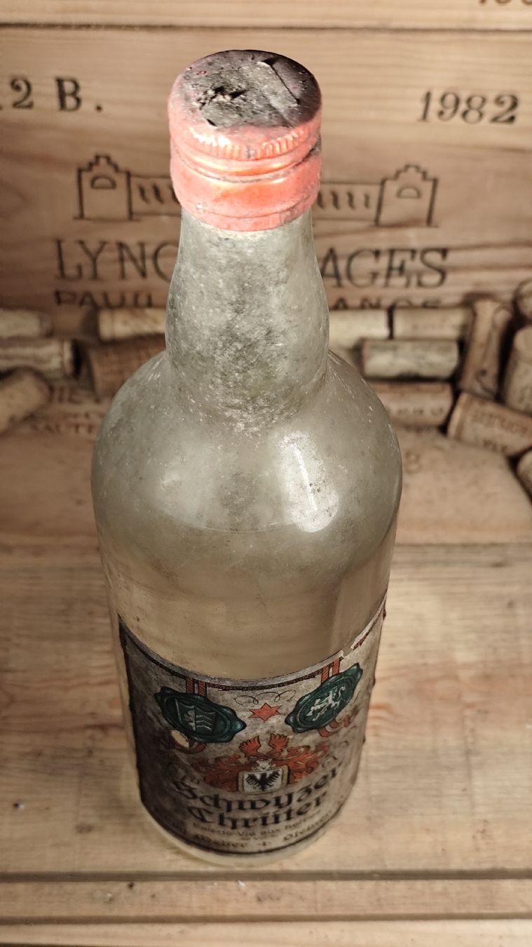 Spirituosen: Schwyzer Chrüter Kräuterschnaps 40 Vol% Vintage – Gebraucht aus Büsserach von Vintage-vins 3