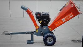 Holzhäcksler mit Benzinmotor, 15PS,10cm Ast mit B&S Motor