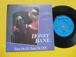 Honey Bane – Turn Me On Turn Me Off