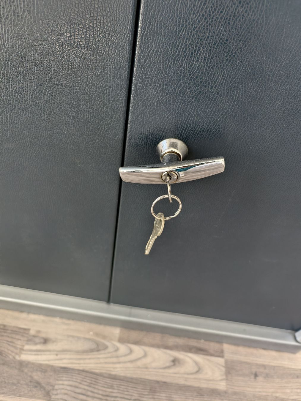Armoires: Aktenschrank / Büroschrank – D'occasion à Birr par Barnee85 2