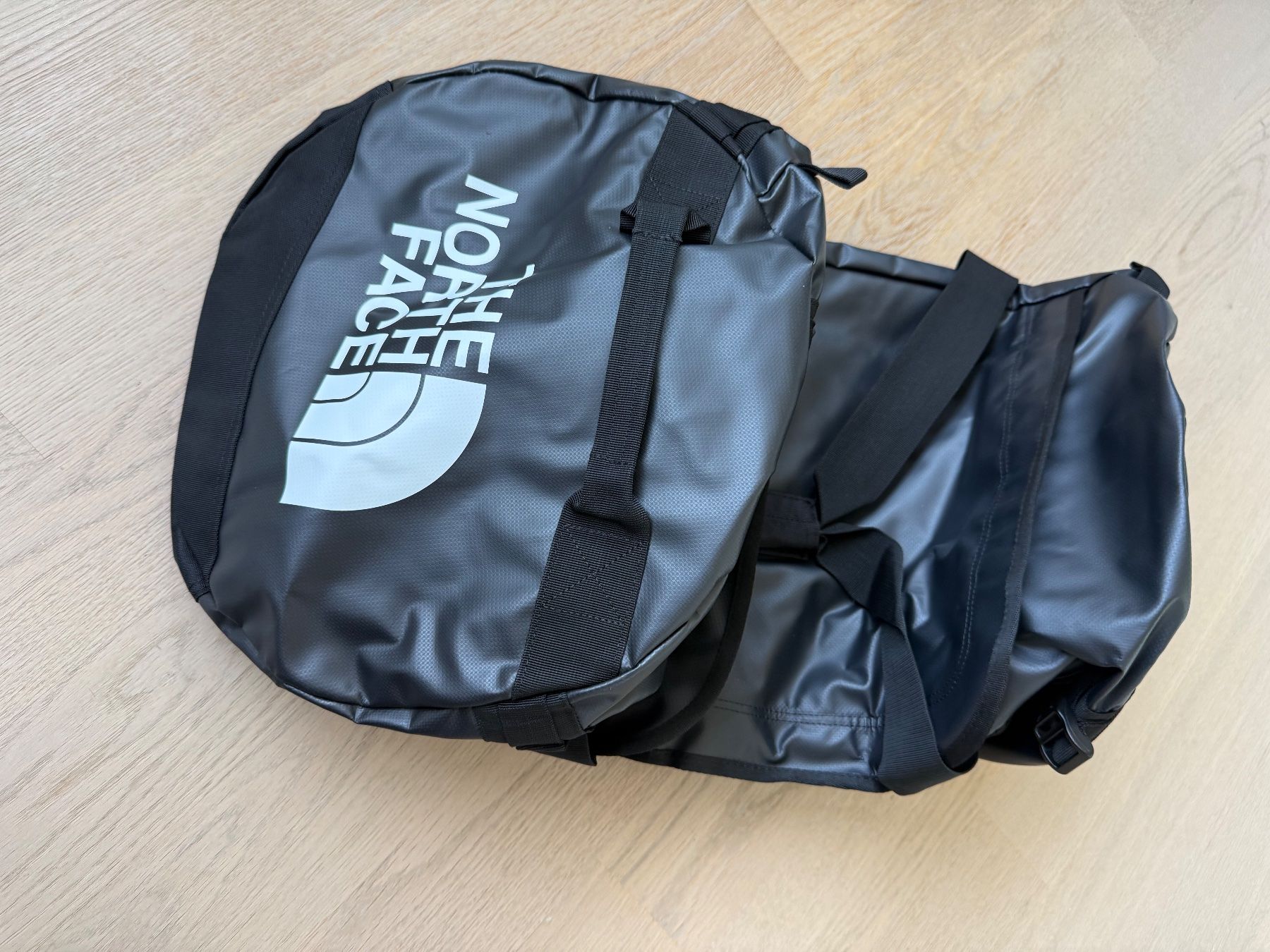 North Face Zaini: neue The North Face Tasche 100 ml – Nuovo (secondo la descrizione) da Allschwil venduto da lor_6cgq