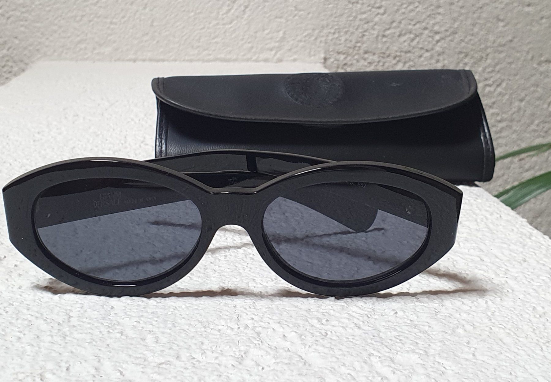 Versace Occhiali & Lenti: Schwarze Sonnenbrille Gianni Versace – Nuovo (secondo la descrizione) da Teufen AR venduto da pischa