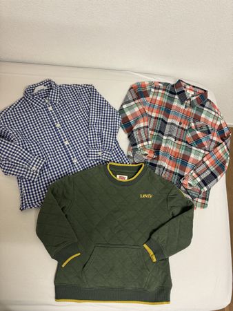 Levi's Pullover und 2 Hemden Grösse 104