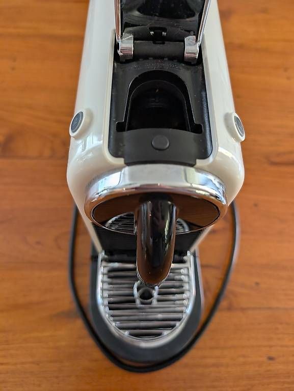 Kaffeemaschinen & Espressomaschinen: Nespresso CitiZ Kaffeemaschine  weiss – Gebraucht aus Zürich von McFlurry49 1