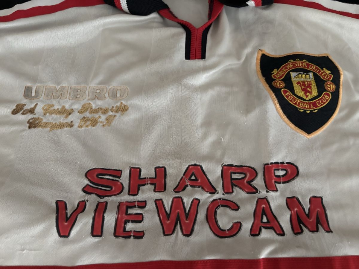 Umbro Canottiere & Pantaloni: Manchester United maillot – Usato da Le Grand-Saconnex venduto da focamix 1