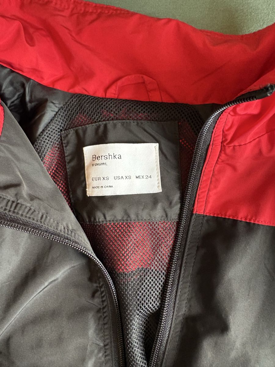 Giacche: Veste Croptop Bershka – Usato da Genève venduto da Bouux 1