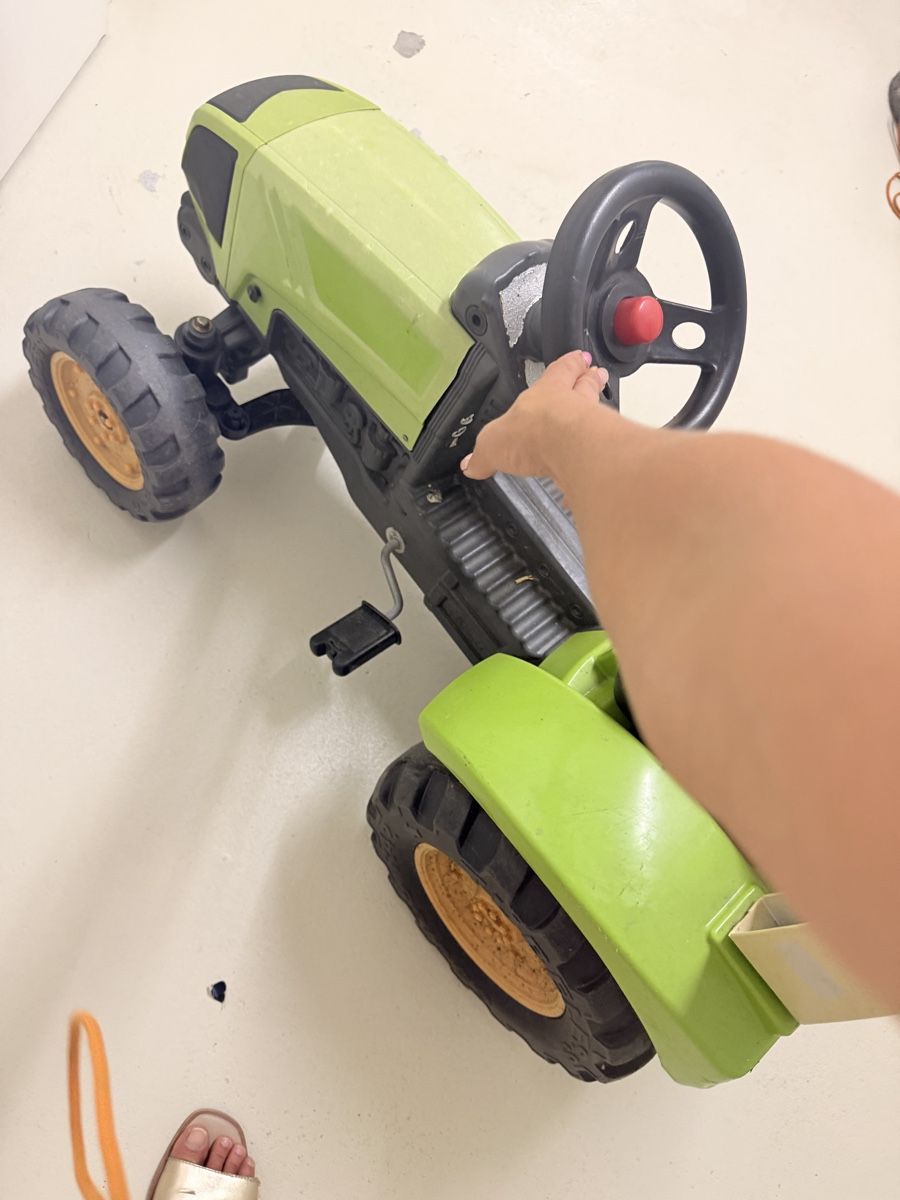 Veicoli per bambini: Tret Traktor Kinder grün mit Gebrauchsspuren – Usato da Goldau venduto da mira221 3