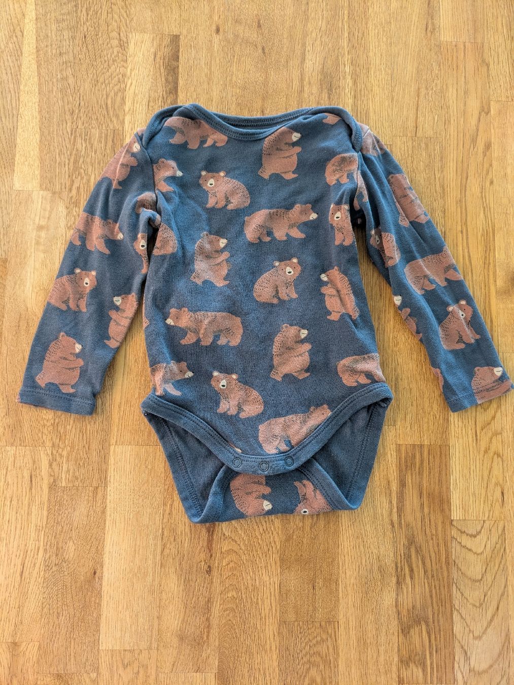 C&A Lotti & Set di vestiti: Body von C&A mit Bären, Gr. 80 – Usato da Tagelswangen venduto da Las_Flores