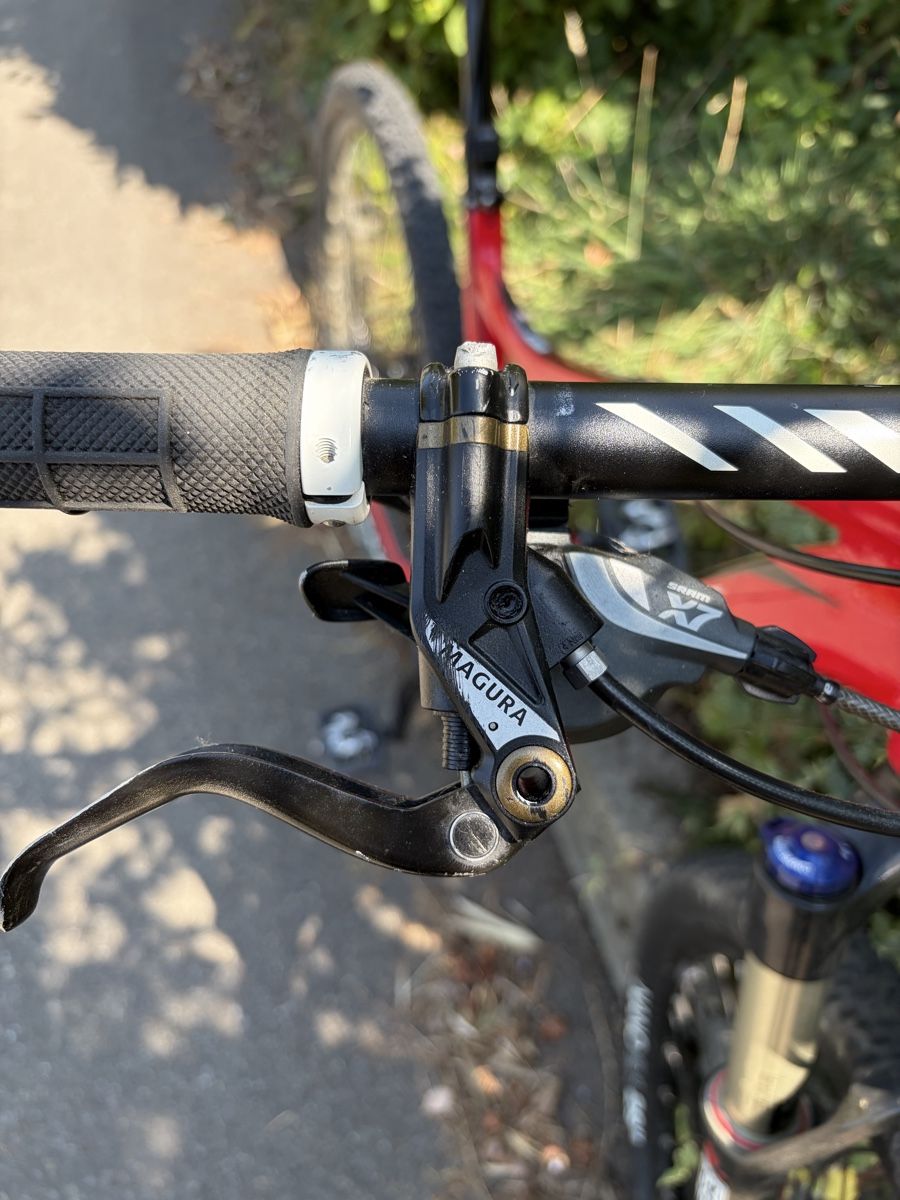 Specialized Vélos: Specialized MTB vollgefedert rot – D'occasion à Rorschach par fab_2nnm 8