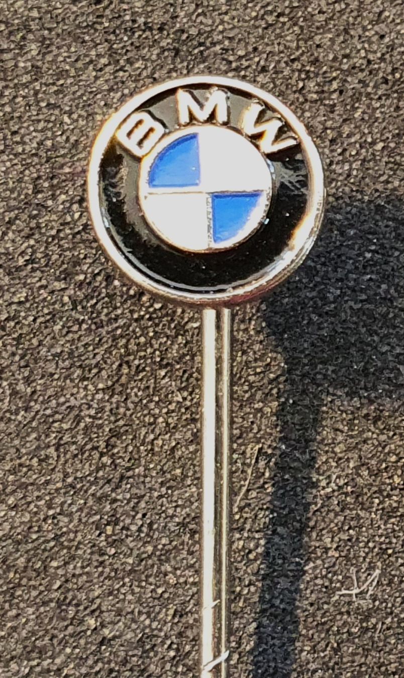 BMW Placchette & Badge: CC588 - Anstecknadel Auto BMW – Usato da Reinach BL venduto da Boston-Verkauf