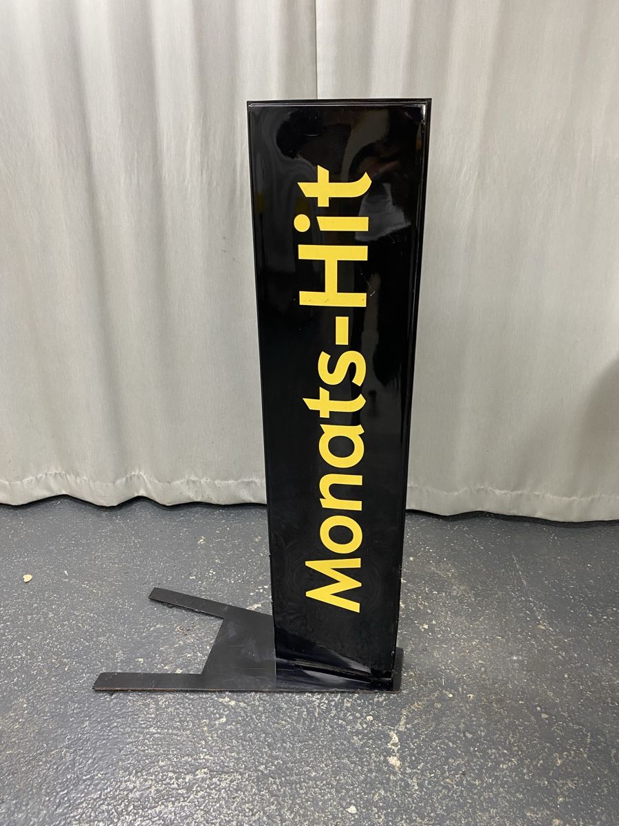 Allestimento di negozi e stand fieristici: Tafel Monatshit – Usato da Hägglingen venduto da Karin0802