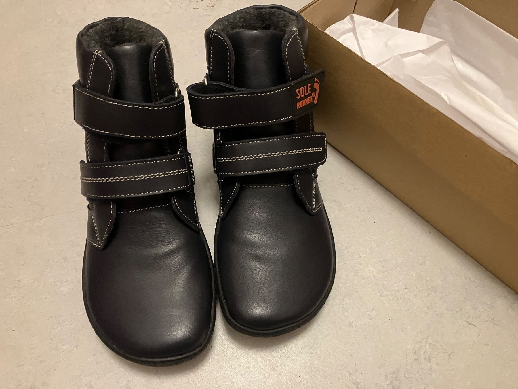 Schuhe für Jungen: Solerunner Titania 33 Neu – Neu (gemäss Beschreibung) aus Niederglatt ZH von boeca82