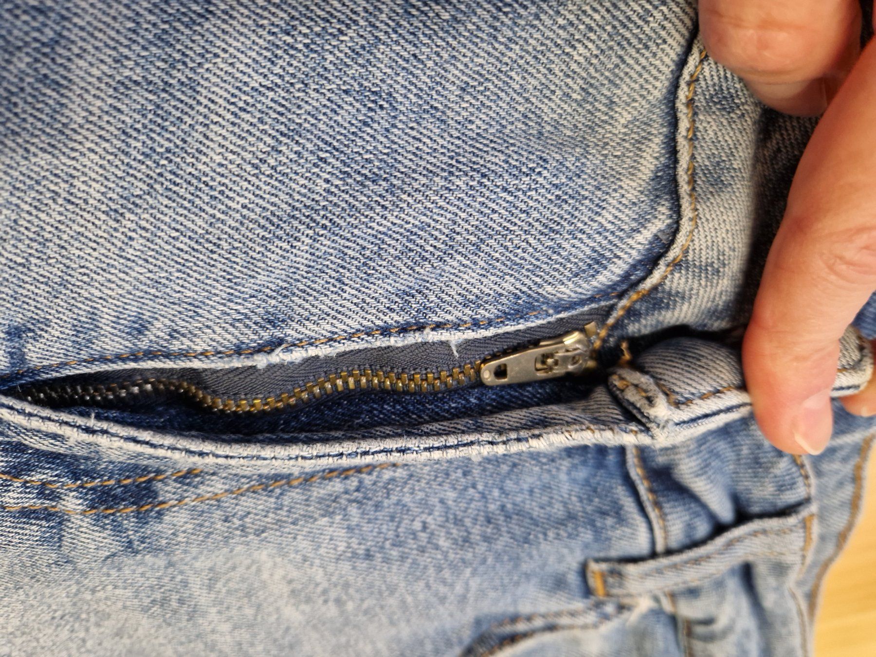 Jeans: Sherocco Jeans Slim Tapered - Gr. 36-38 – Gebraucht aus Fribourg von gua_7jvq 2