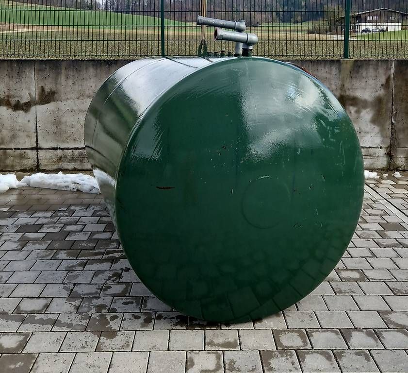 Abbeveratoi e trogoli: Stahltank 5.800 Liter (Regenwassertank) – Usato da Endingen venduto da Volvo2211 2