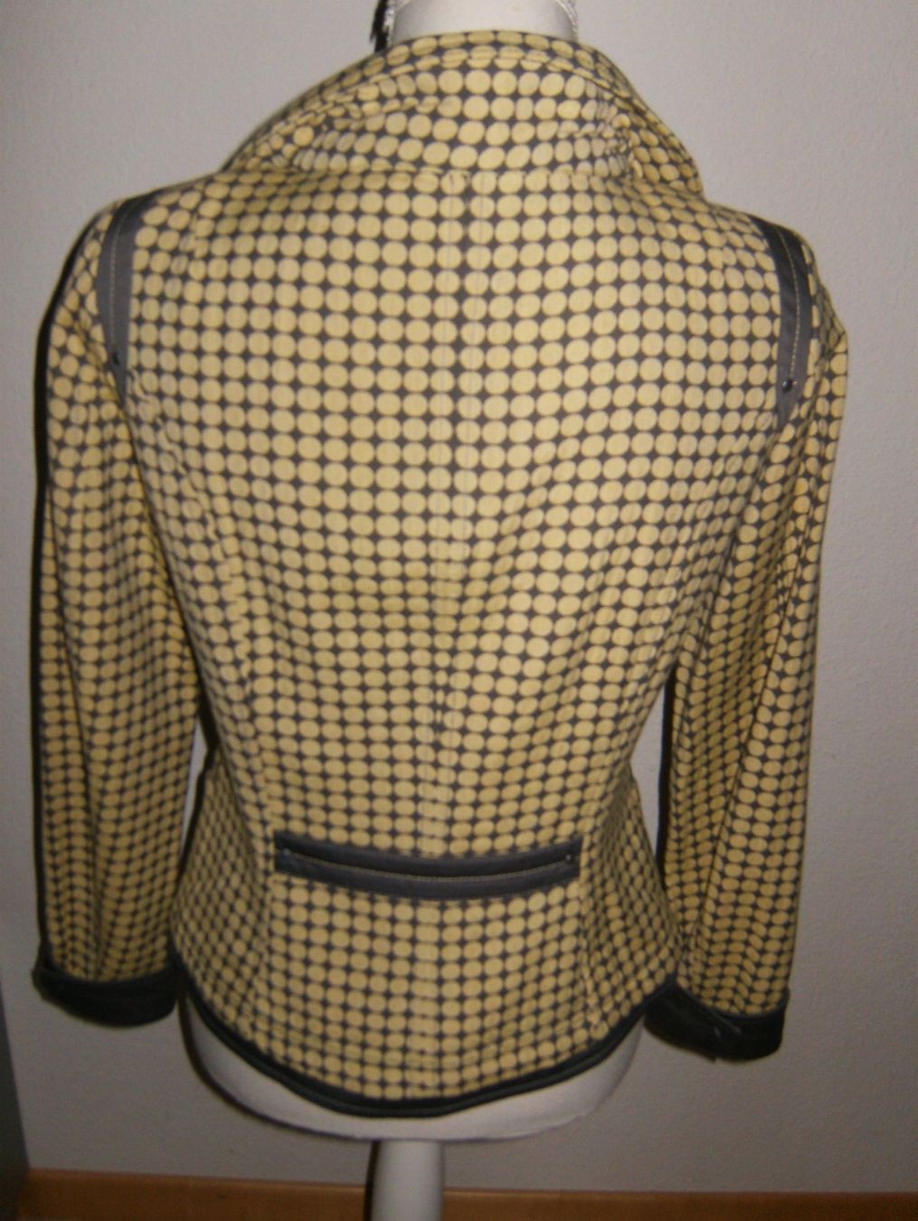 Biba Giacche: Jacke BIBA Grösse 34/36 – Usato da Buchs ZH venduto da Eshine 1