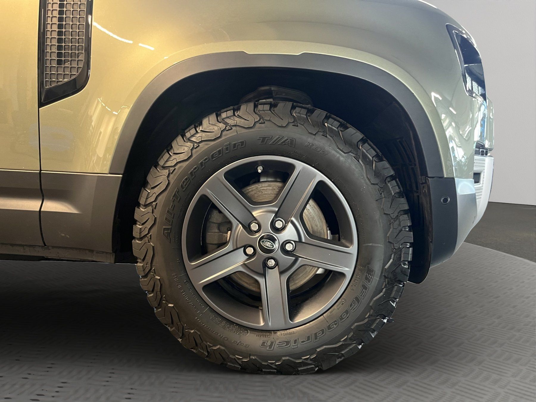 Land Rover Autos: Land Rover Defender 110 / 2.0 / SD4 – Gebraucht aus Meilen von korngeistlicht 5