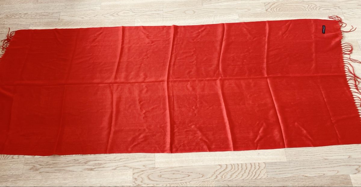 Foulard & Sciarpe: SCHÖNER SCHAL ROT NEU! – Nuovo e nell'imballaggio originale da Malters venduto da Kuettel1 1