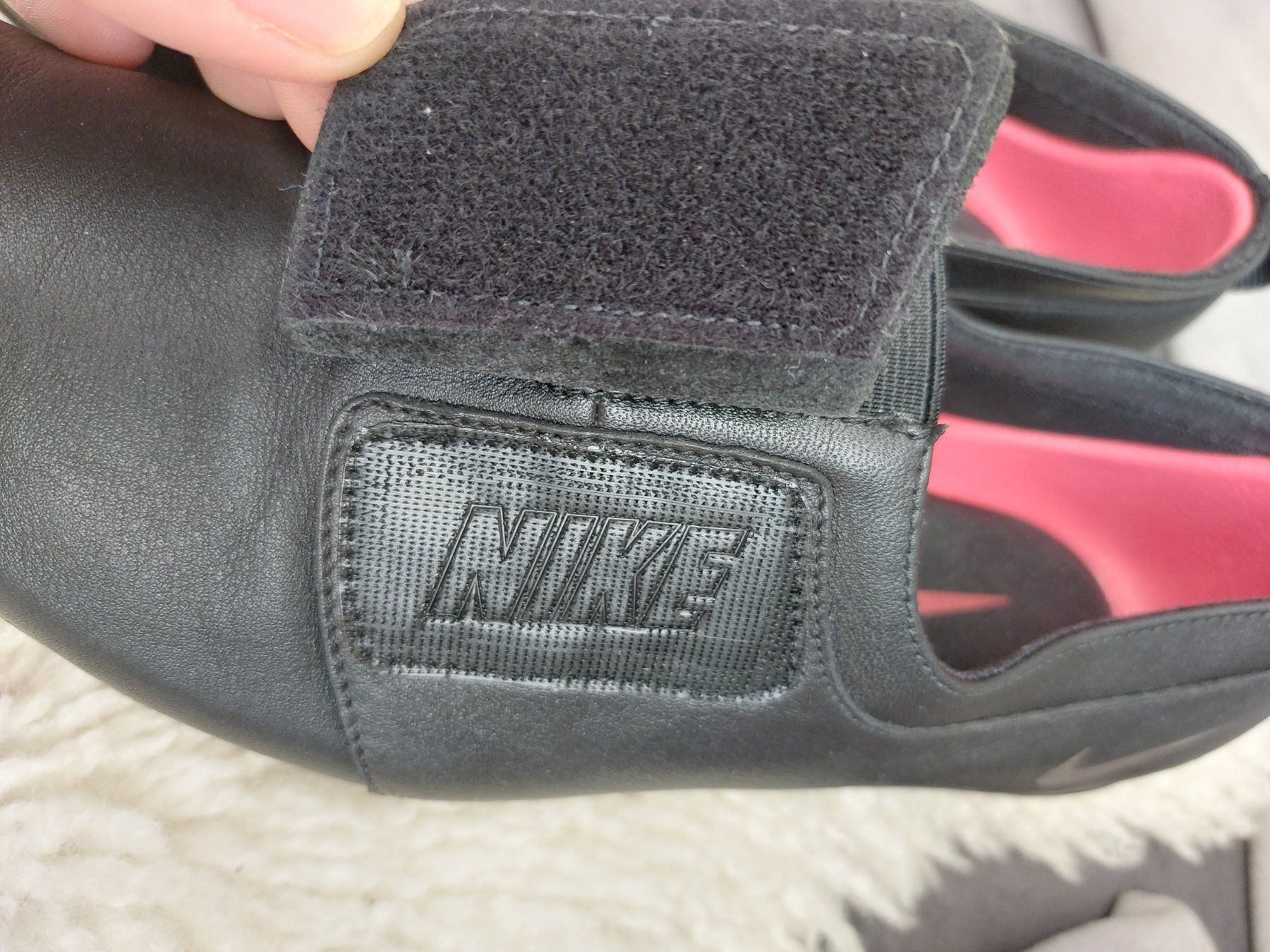 Nike Damenschuhe: Nike Slippers Gr. 38.5 – Gebraucht aus Balterswil von Steineparadies 2