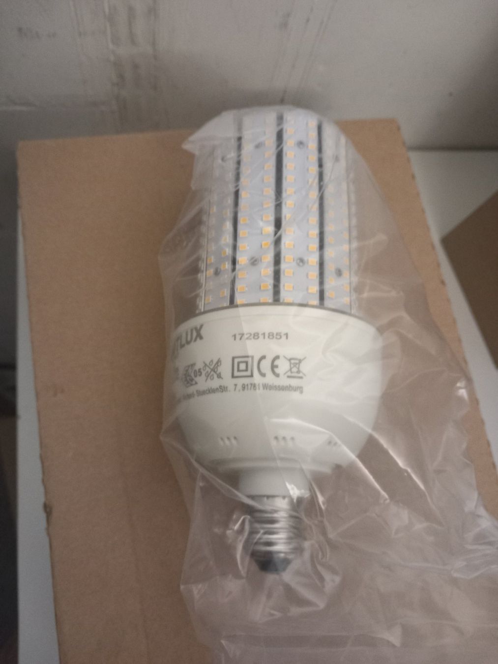 Lampen: LED Lampe E27 33W 3000K – Neu und originalverpackt aus Thun von Beroshop