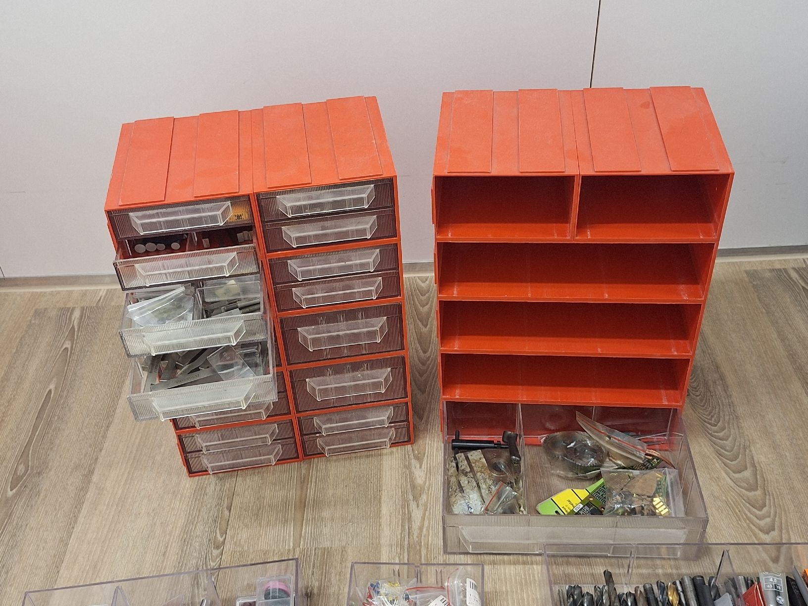 Scaffali: 2x Sortimokasten mit Inhalt – Usato da Grüt (Gossau ZH) venduto da wisdomio7 5