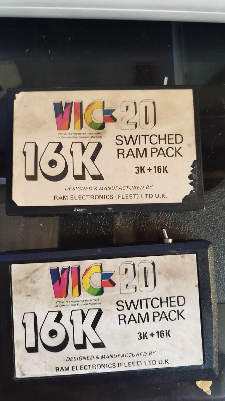 Commodore PC: Commodore VIC20 RAM-Erweiterung – Usato da Domdidier venduto da look80486