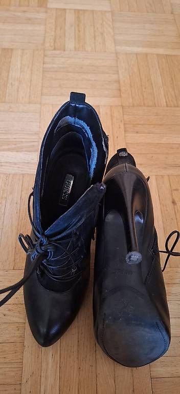 Scarpe da donna: Stiefeletten, Gr. 39 von Guess – Usato da Bern venduto da bikergirl96